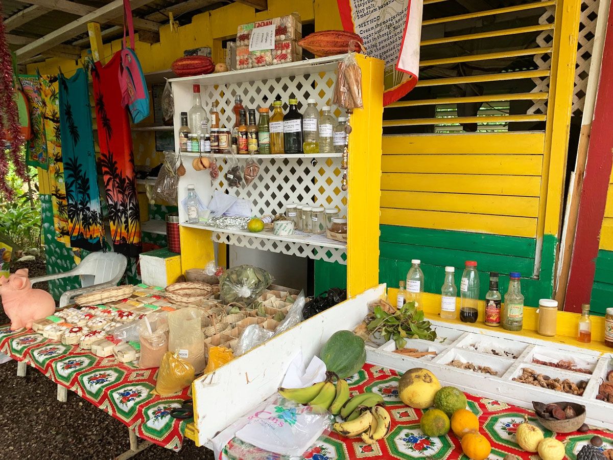 カリブ海の小アンティル諸島南部にある島国 グレナダ にあるナツメグ料理専門店について グレナダ はスパイスアイランドとも呼ばれているらしいです Enjoy Herbal Life