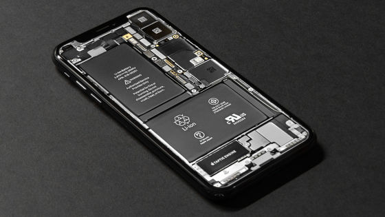 AppleはiPhoneのバッテリーをロックして非正規プロバイダーが交換 