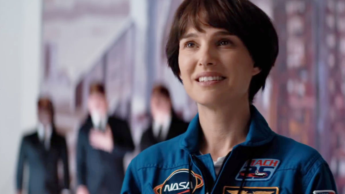 natalie portman lucy in the sky bowl cut