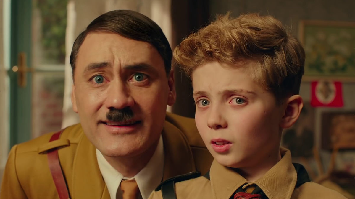 ヒトラーが空想上の友だちの少年がユダヤ人少女と出会うブラックコメディ ジョジョ ラビット 最新予告編公開 Gigazine