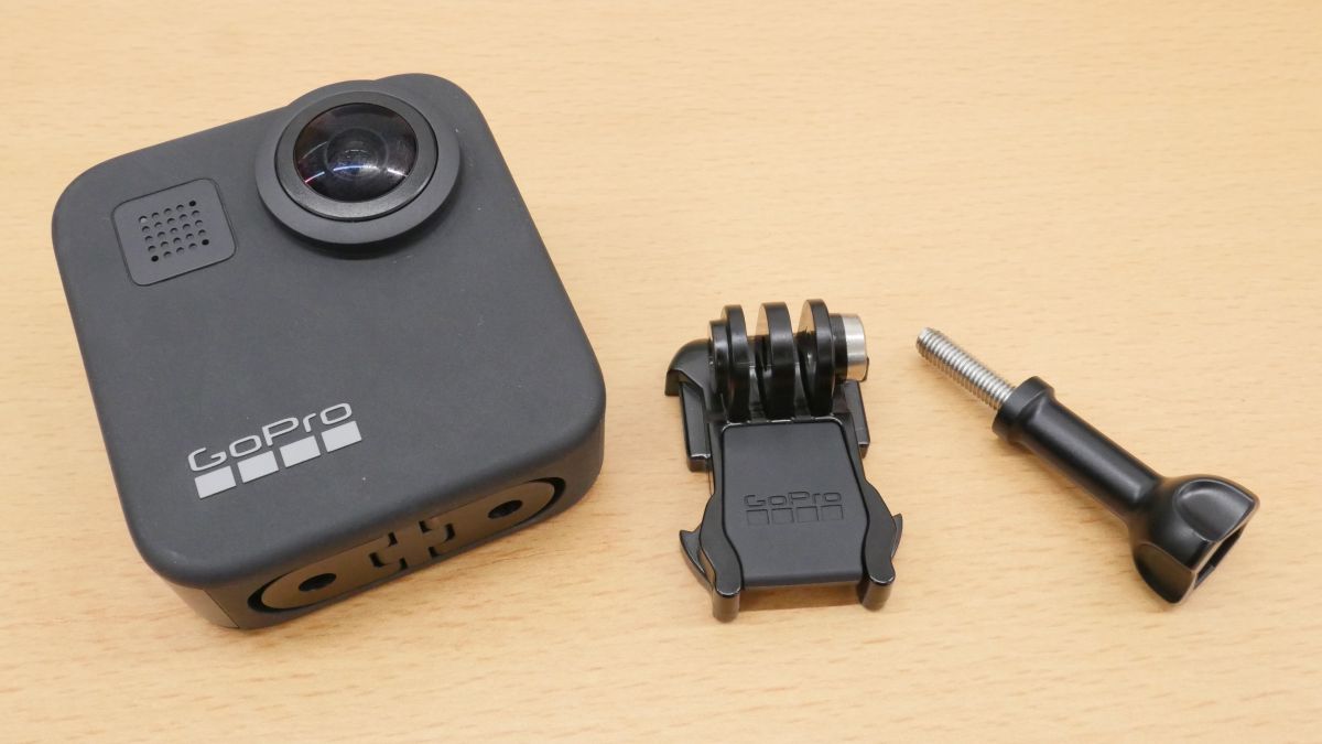 GoPro MAX' that can shoot 360 degree movies of '5.6K' exceeding 4K 