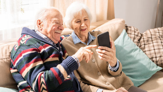 What should we do to make elderly people use smartphones? | Japan ...