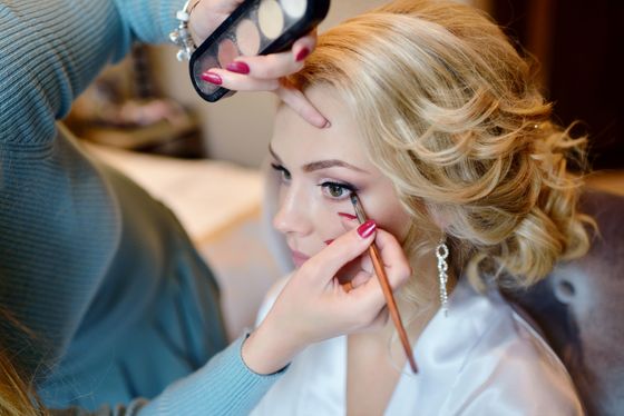 New study finds women wearing heavy makeup are viewed as having