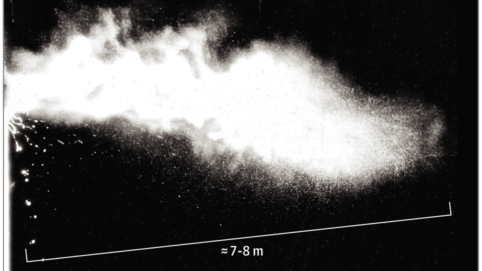 くしゃみの飛沫は8メートル先まで届くと判明 推奨される社会的距離を2メートルから広げるべき と主張する専門家も Gigazine