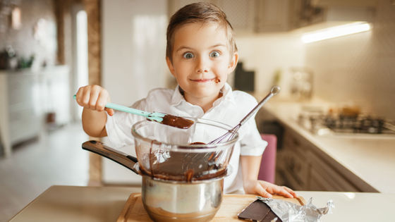 子どもと一緒に料理すると栄養学だけでなく数学や科学の知識も伸ばせる Gigazine