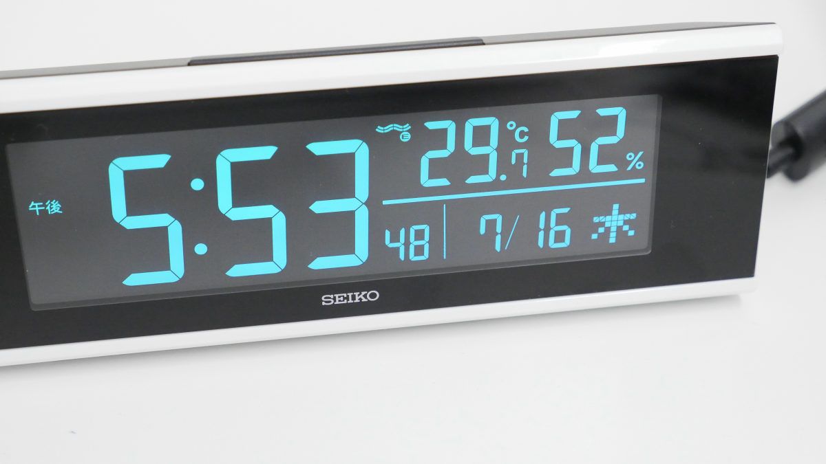 Seiko's digital clock 'DL307W' review that allows you to freely select the  display color from 70 colors and always displays the correct time with  radio waves - GIGAZINE