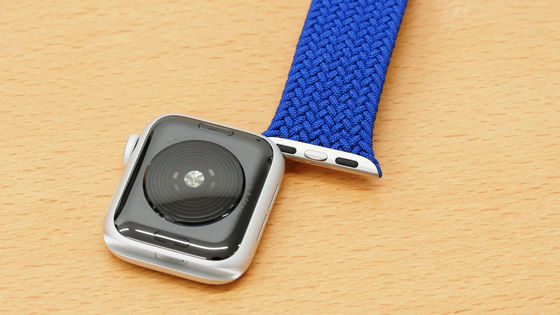 お手頃価格の新モデル「Apple Watch SE」開封＆フォトレビュー - GIGAZINE