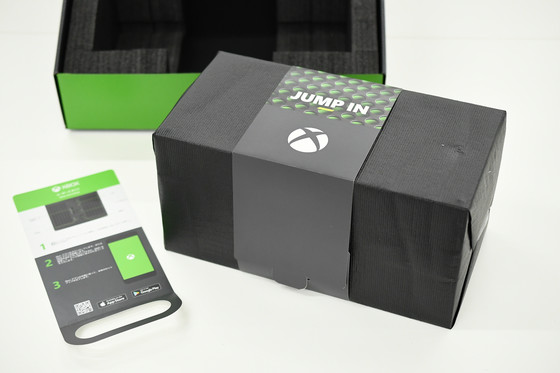 Microsoftの次世代機「Xbox Series X」開封の儀、4K・120FPSを可能にする黒い直方体をじっくり観察してみた