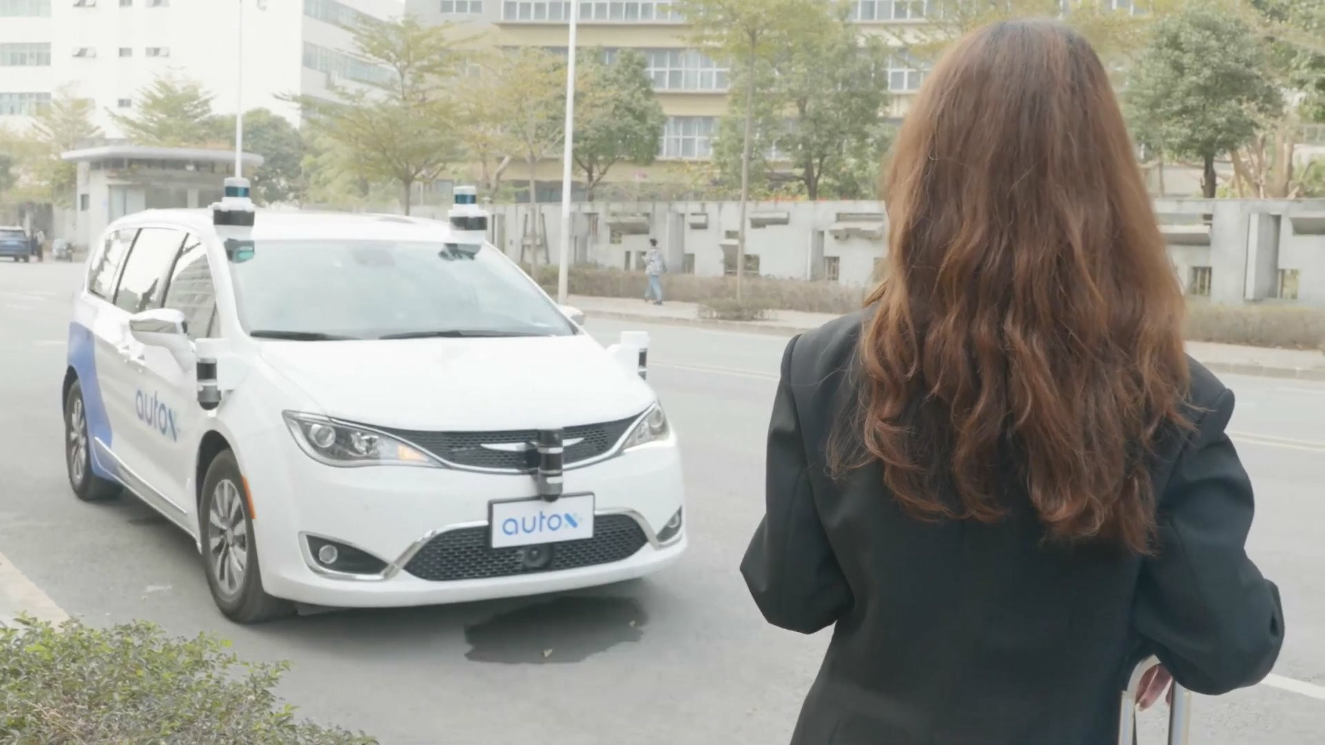 完全無人の自動運転車によるタクシーサービスが中国で一般向けにスタート Gigazine