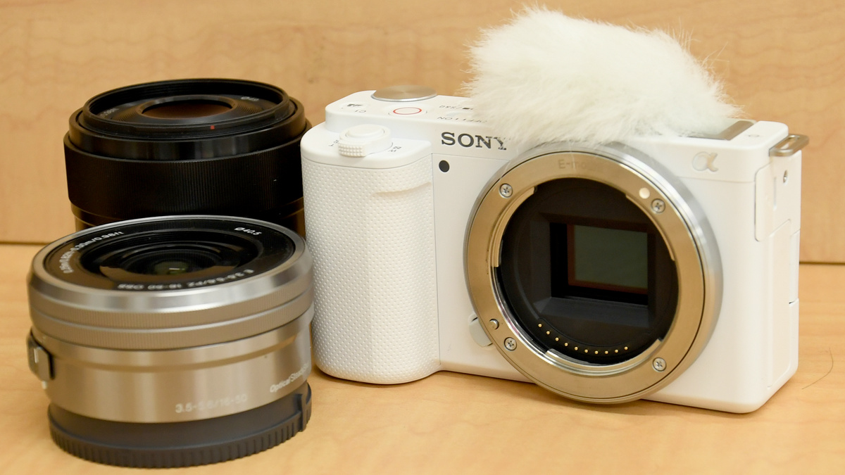 Sony Store Online Malaysia  ZV-E10 Interchangeable-lens vlog camera