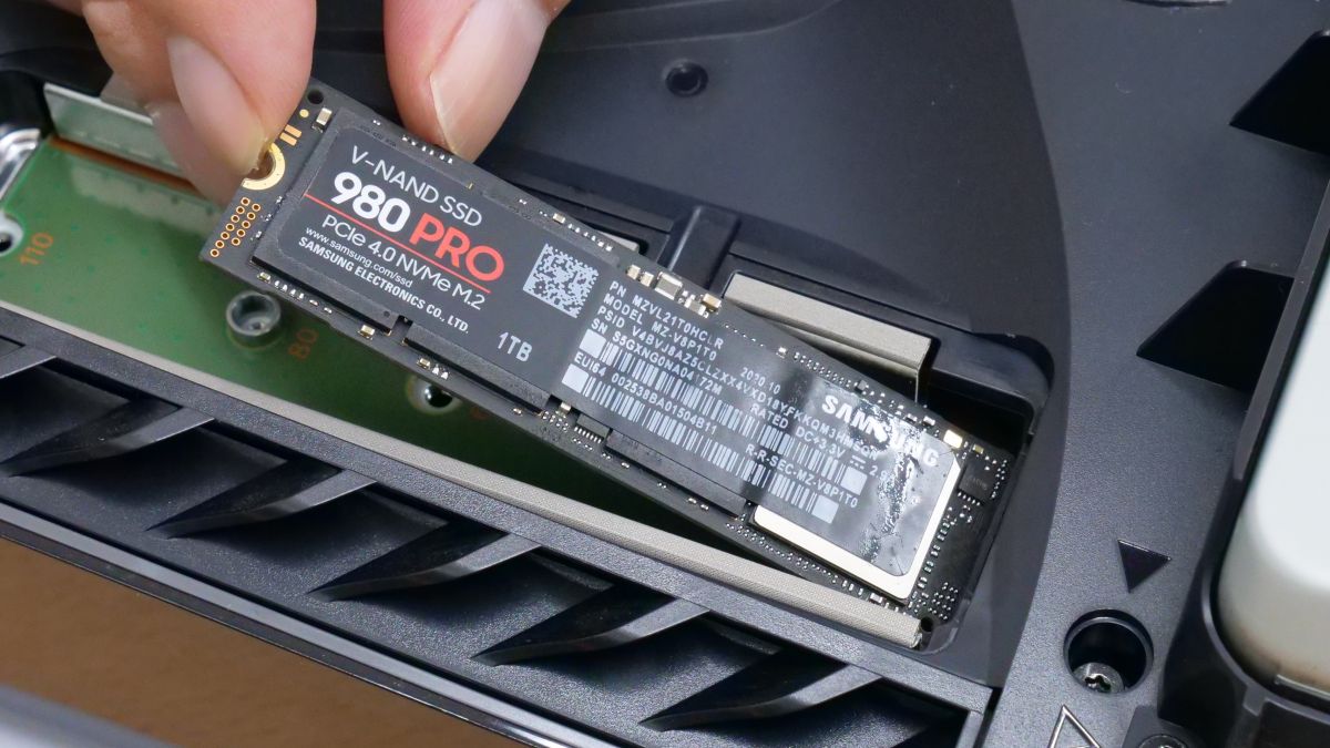 Samsung's first gen 5 SSD is slower than most PS5 SSDs, but that might be  okay