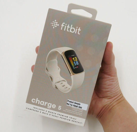 Google傘下となったFitbitのフィットネストラッカー「Charge 5」実機 
