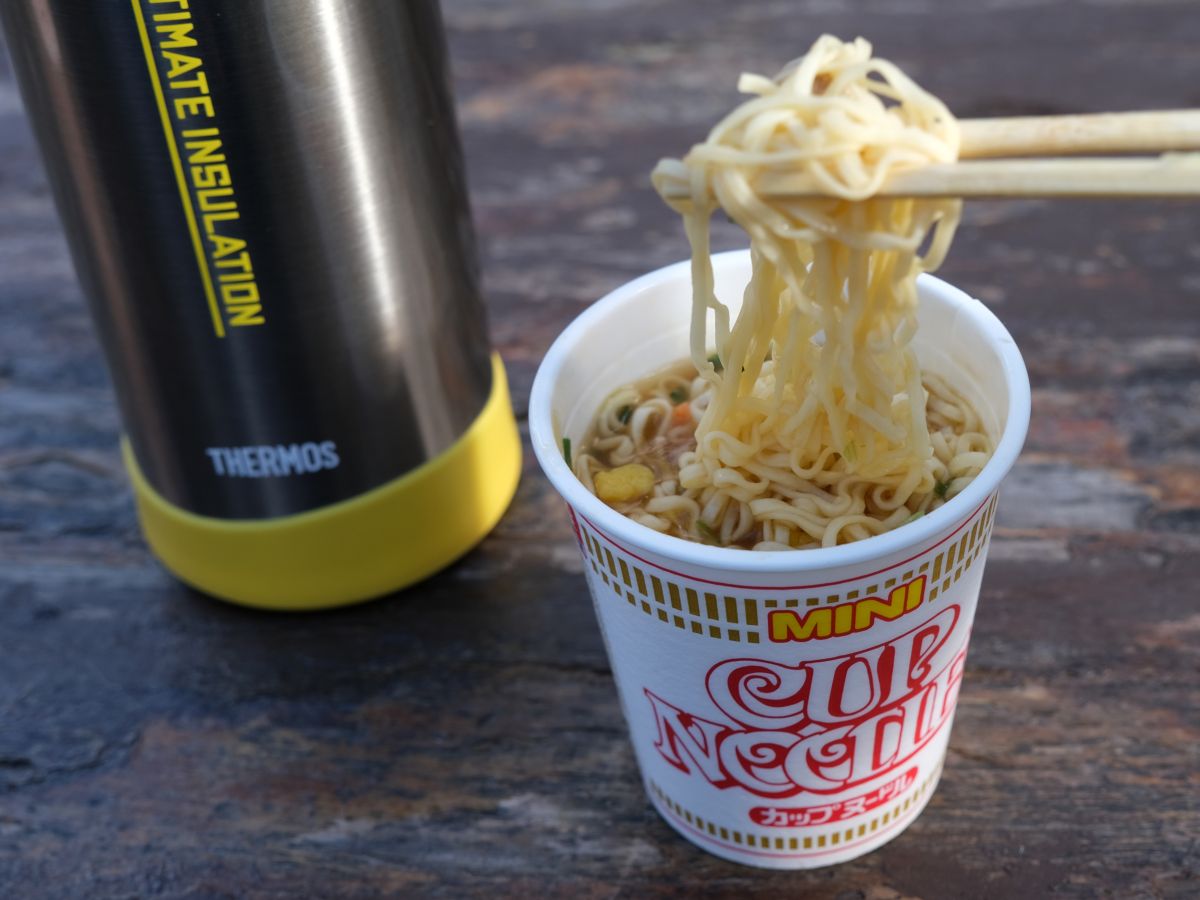 I tried to see if the ``mountain bottle'' with its impressive heat  retention ability is capable of making cup ramen and coffee on the mountain  top in winter. - GIGAZINE