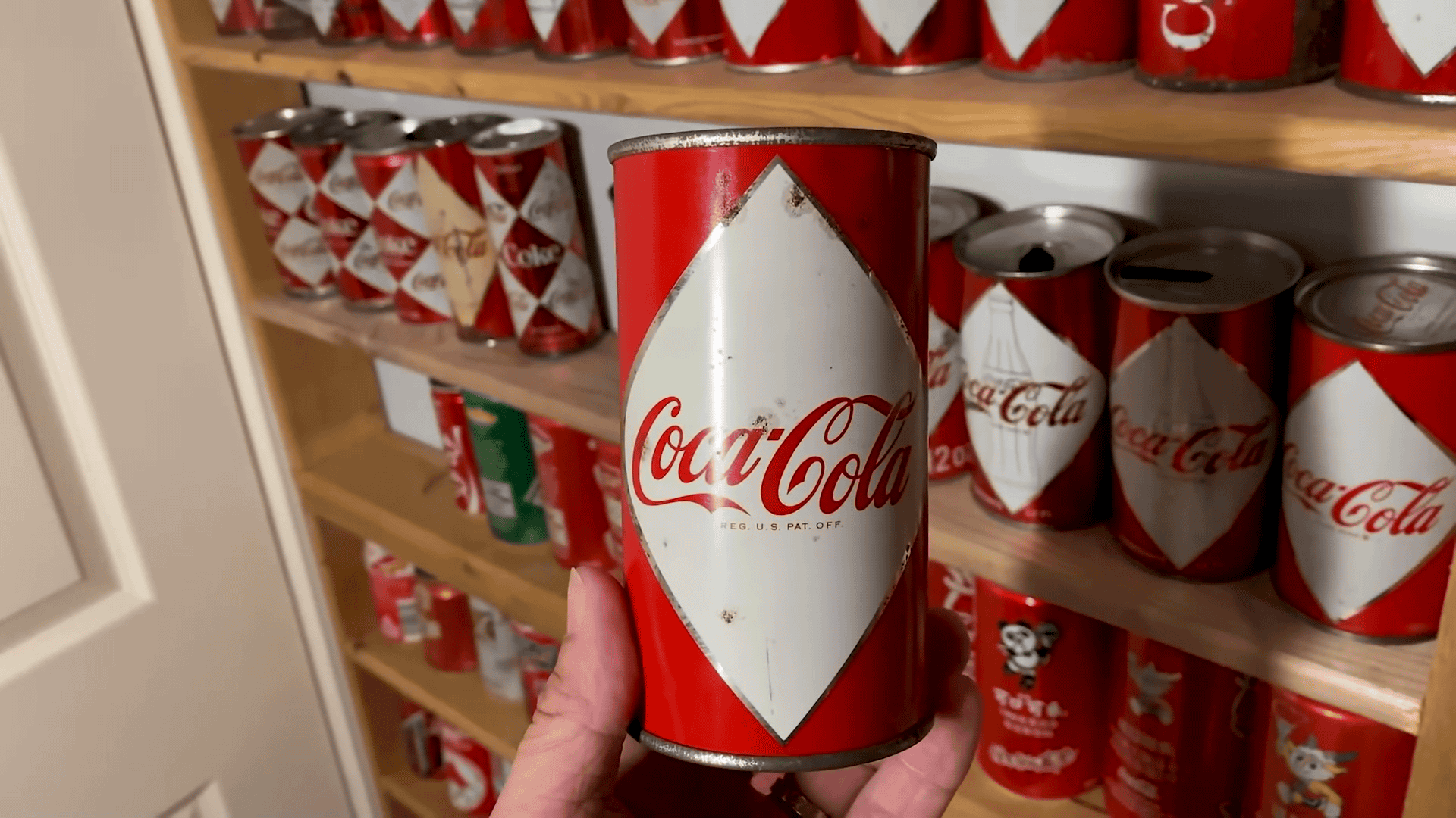 世界記録となった「1万1308点のコカ・コーラ缶コレクション」が圧倒的 - GIGAZINE