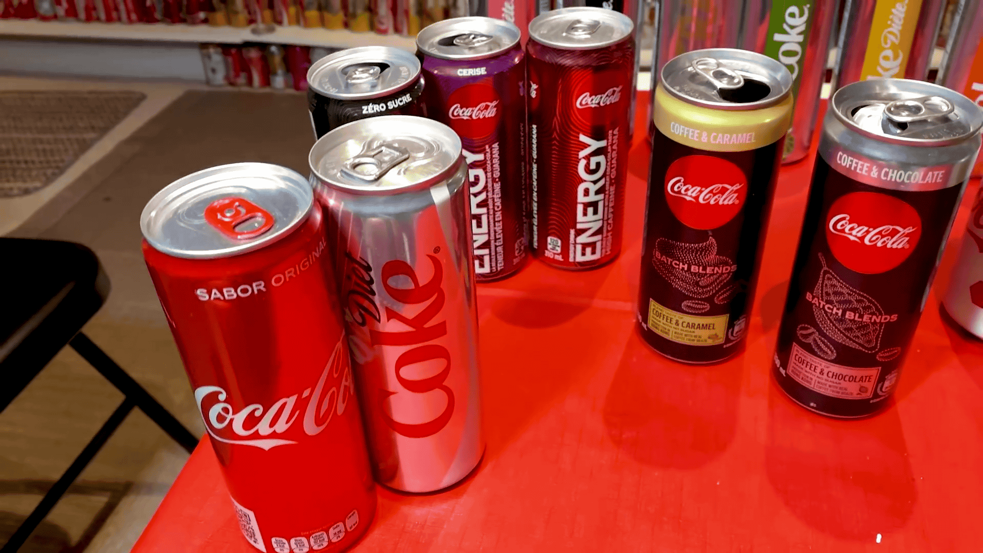 世界記録となった「1万1308点のコカ・コーラ缶コレクション」が圧倒的 