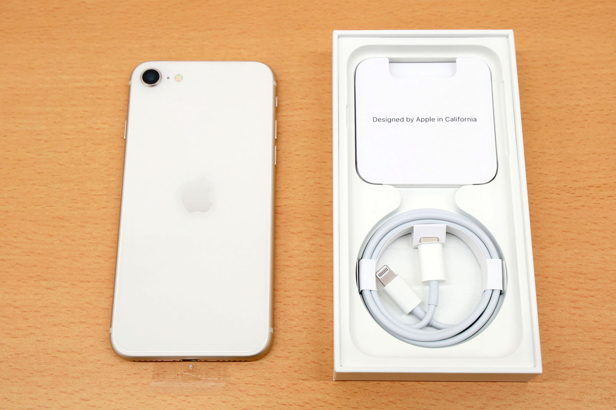 Apple iphone se 第三世代 64gb 箱ケーブル付き-