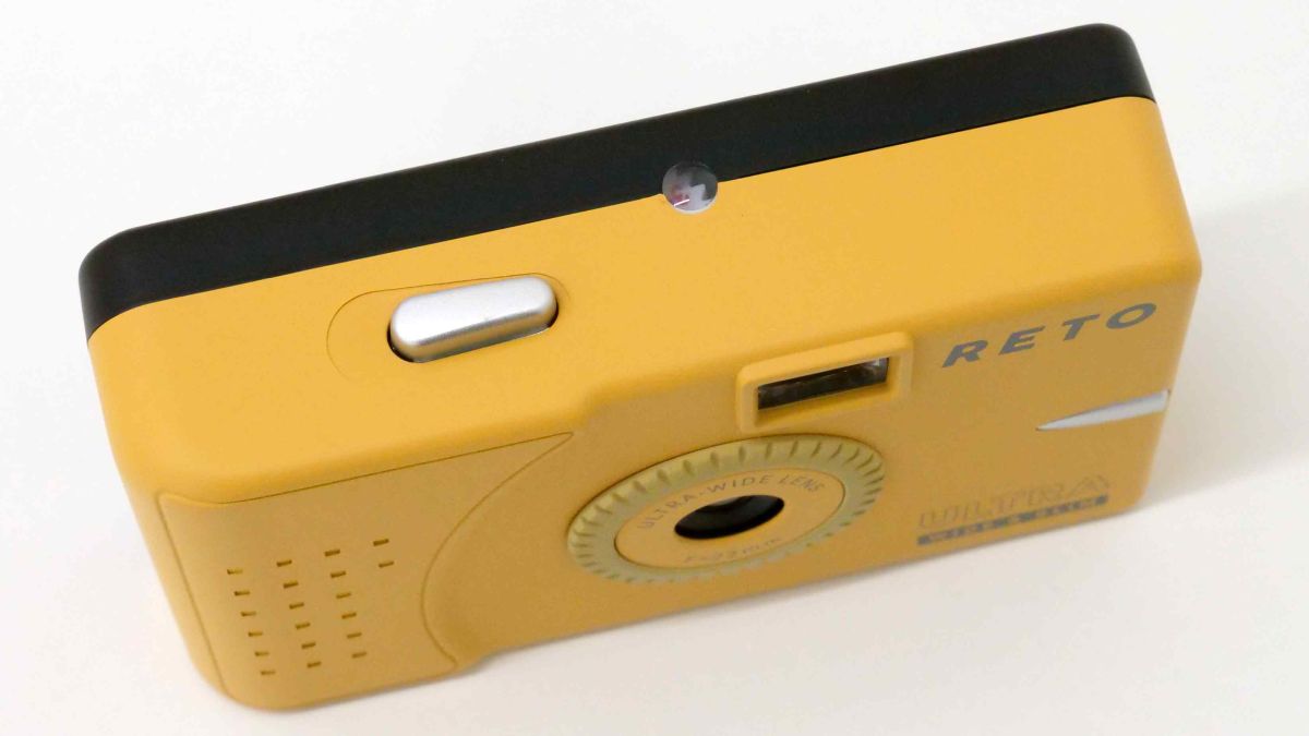 超簡単操作でインスタ映えを狙える小型軽量フィルムカメラ「RETO Ultra