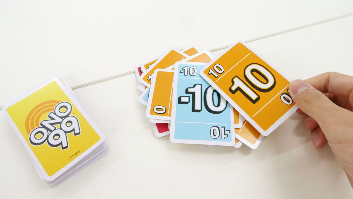 I tried playing a battle royal card game 'ONO 99' that fights for
