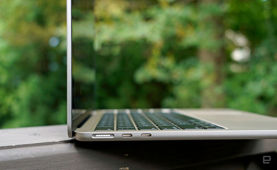 M2搭載MacBook Airの256GBモデルは「SSDの転送速度がM1搭載MacBook Proより遅い」という指摘 - GIGAZINE