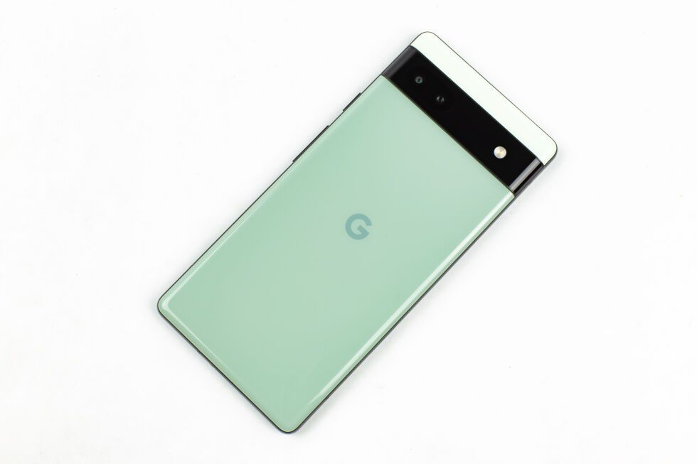 5万円台のGoogle純正スマホ「Pixel 6a」海外レビューまとめ、上位機種 