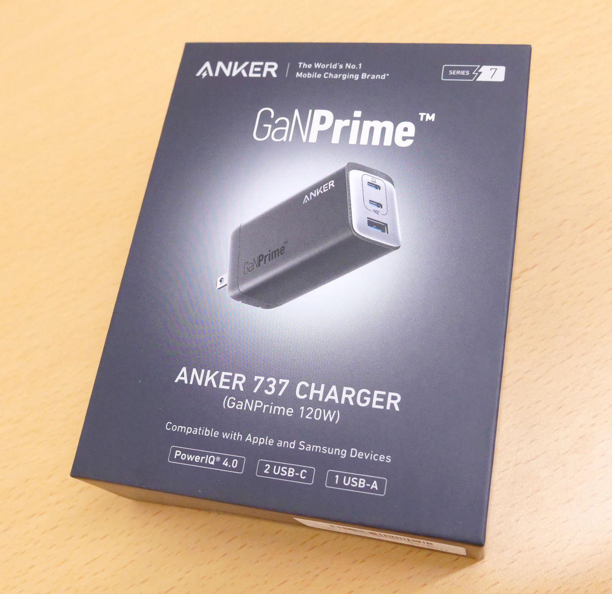 3ポート最大120W出力が可能な「Anker 737 Charger (GaNPrime 120W)」を