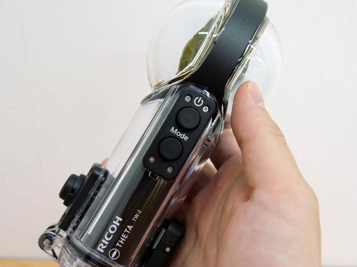 I set the 360 degree camera 'RICOH THETA X' in a waterproof case 