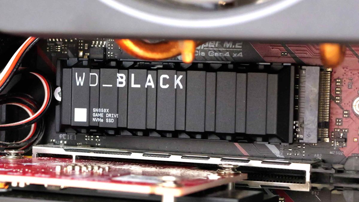 I tried to verify the performance of the explosive SSD 'WD_BLACK