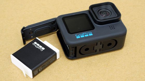 GoPro HERO11 Black」にリモコンや外部接続ハブを接続して「片手で 