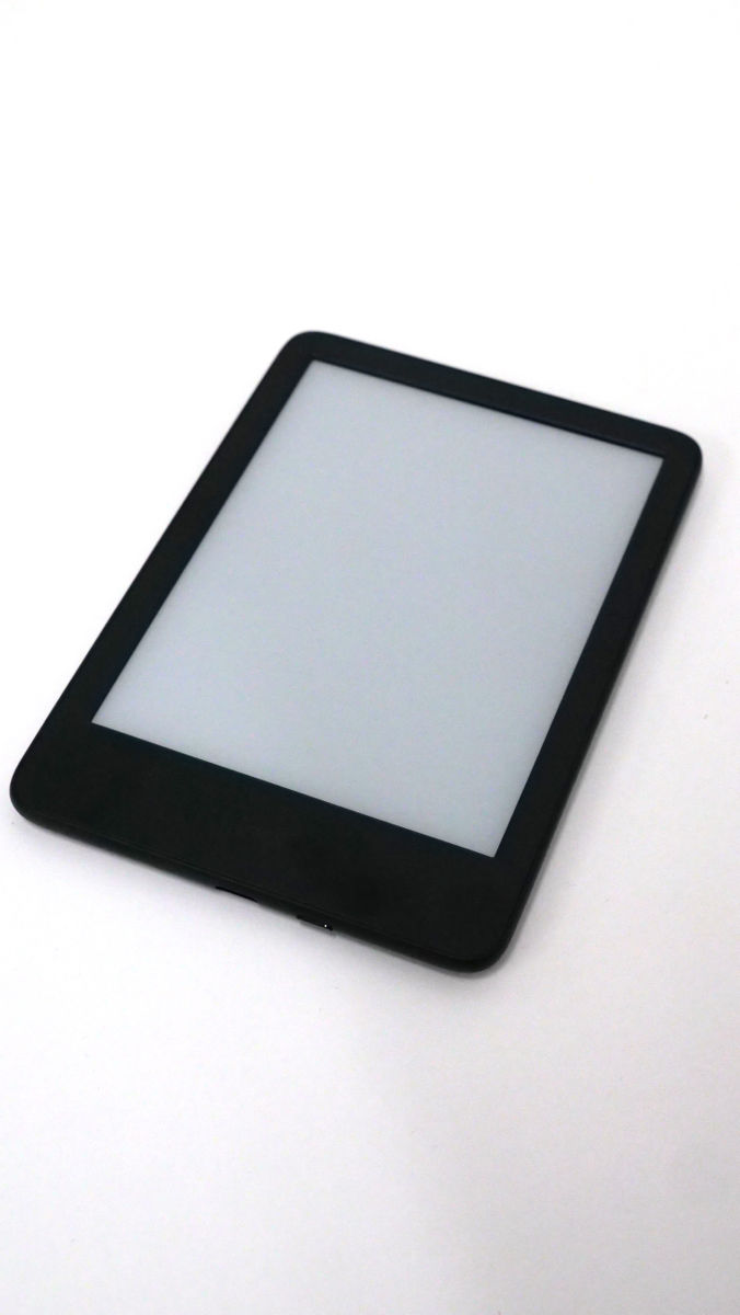 Compare the 2022 latest model of Kindle and the 2021 model of