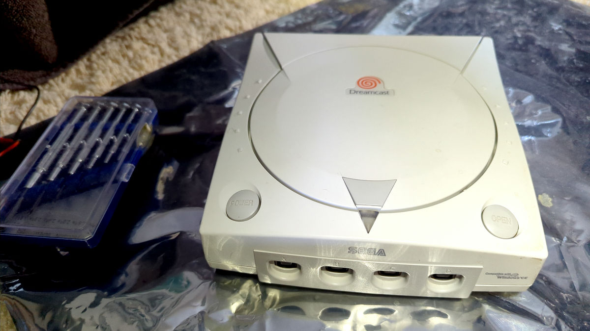 A record of repairing a Dreamcast that can only read 'Soul Calibur