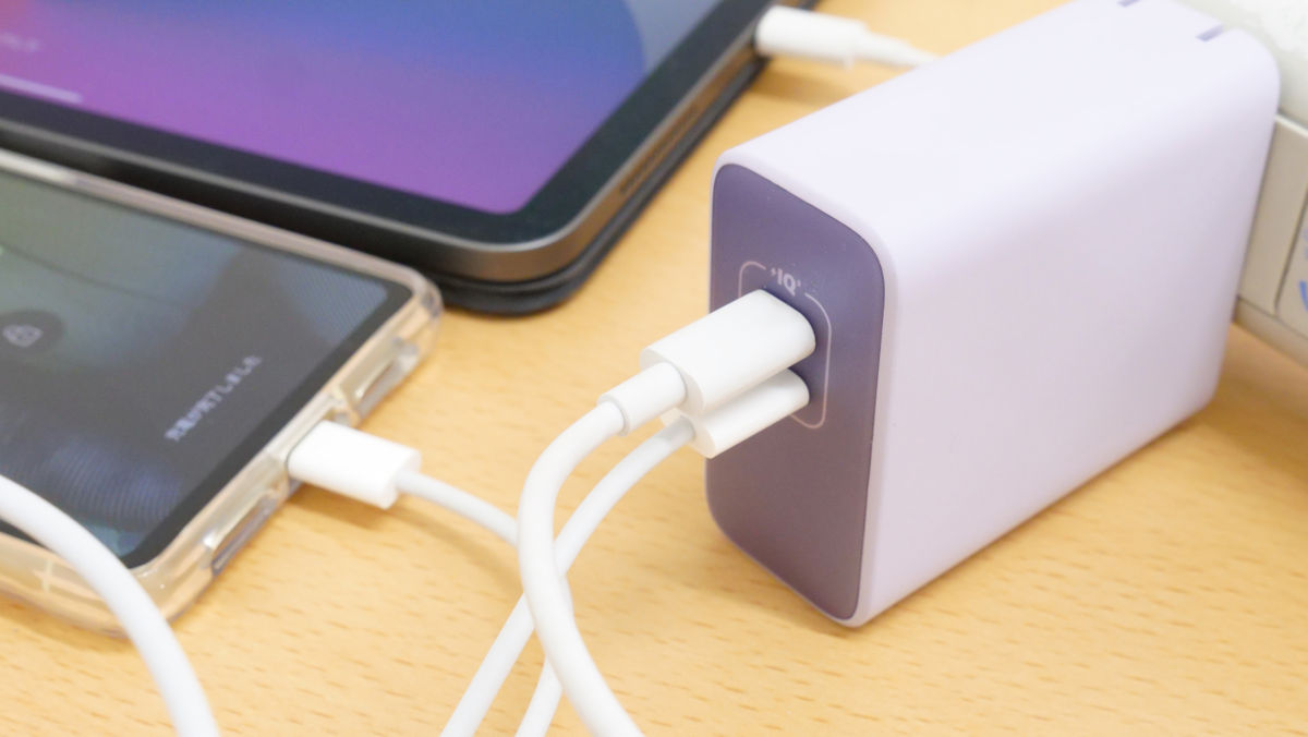 Mobile battery 'Anker Nano Power Bank (12W, Built-In Lightning Connector)'  review that is perfect for carrying without a Lightning cable - GIGAZINE