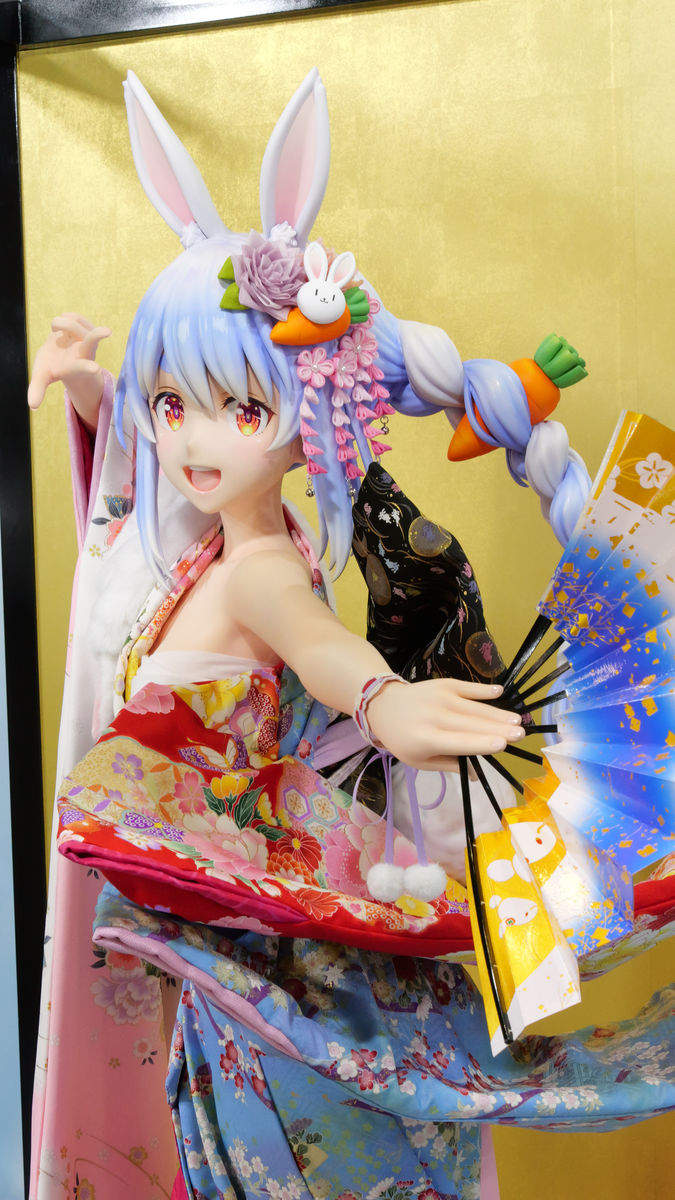 Anime Contents Expo 2012 - life-size Madoka statue | Anime figurines, Tokyo  otaku mode, Anime