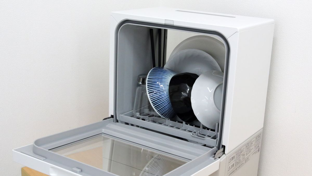 超小型で一人暮らしキッチンにも無理なく置ける食洗機「SOLOTA