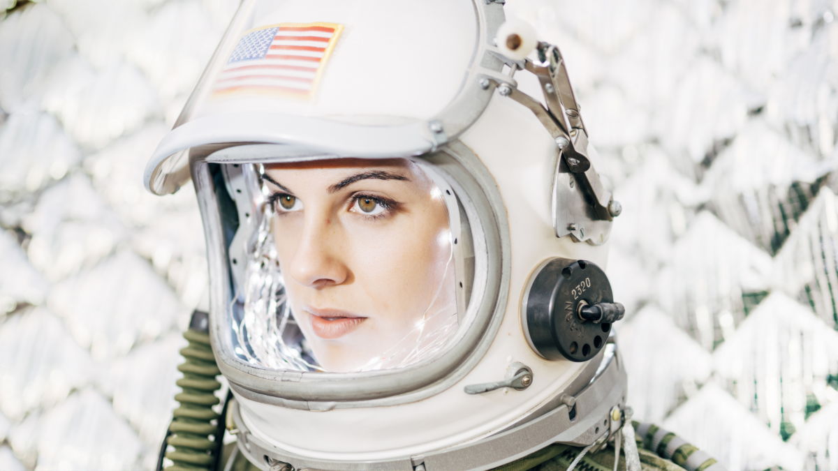 女性の宇宙飛行士の方が必要な食料や酸素の面で男性よりも効率的である