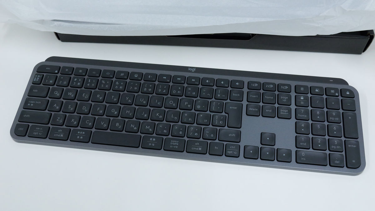 Logitech's thin & high-performance full-size high-end wireless