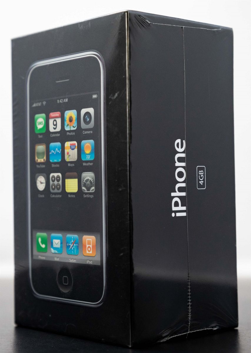 初代iPhoneの4GBモデルが約2600万円で落札される - GIGAZINE