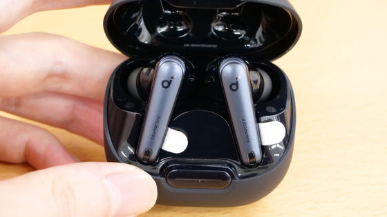 Anker Soundcore Liverty 4 NCのケース内部