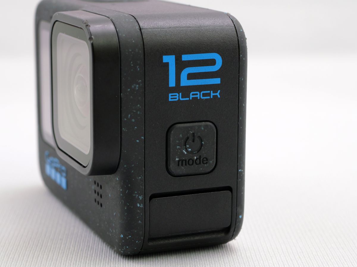 定番アクションカメラの2023年モデル「GoPro HERO12 Black」は三脚ネジ ...