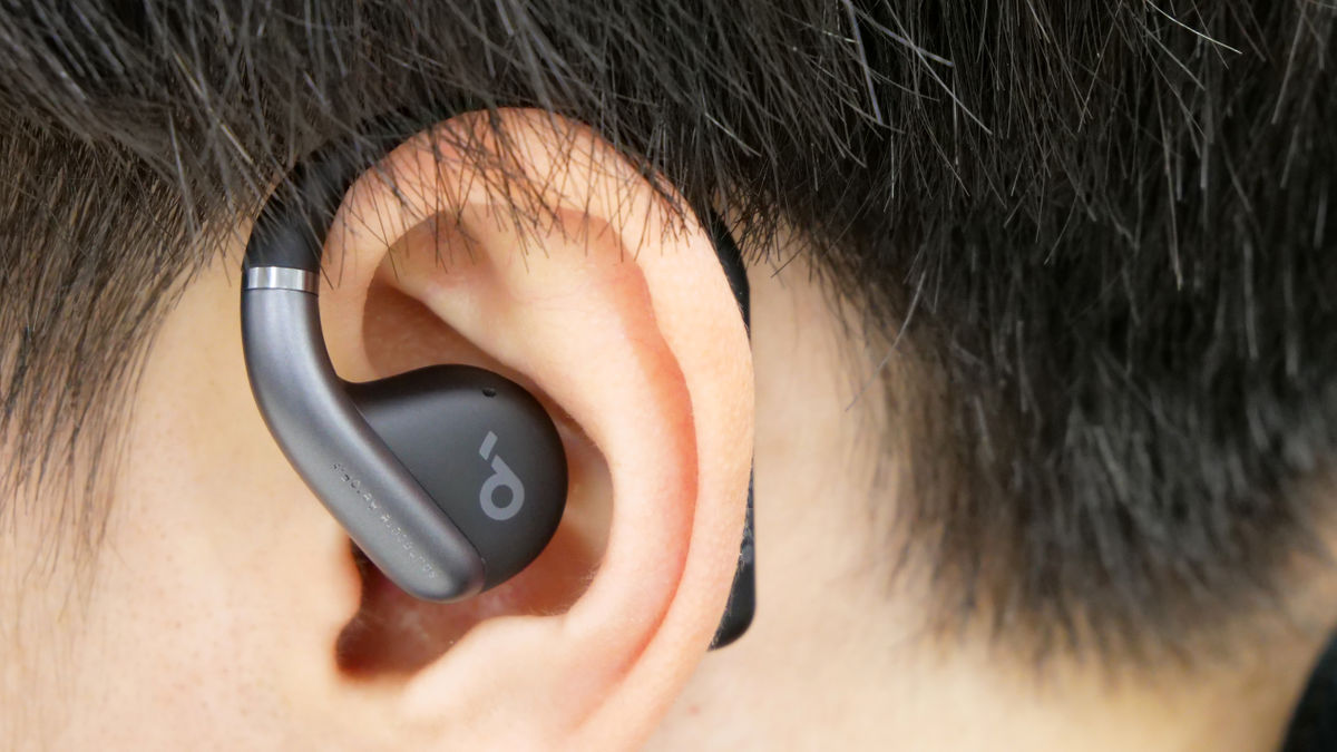 Review of Anker's completely wireless earphones 'Soundcore AeroFit