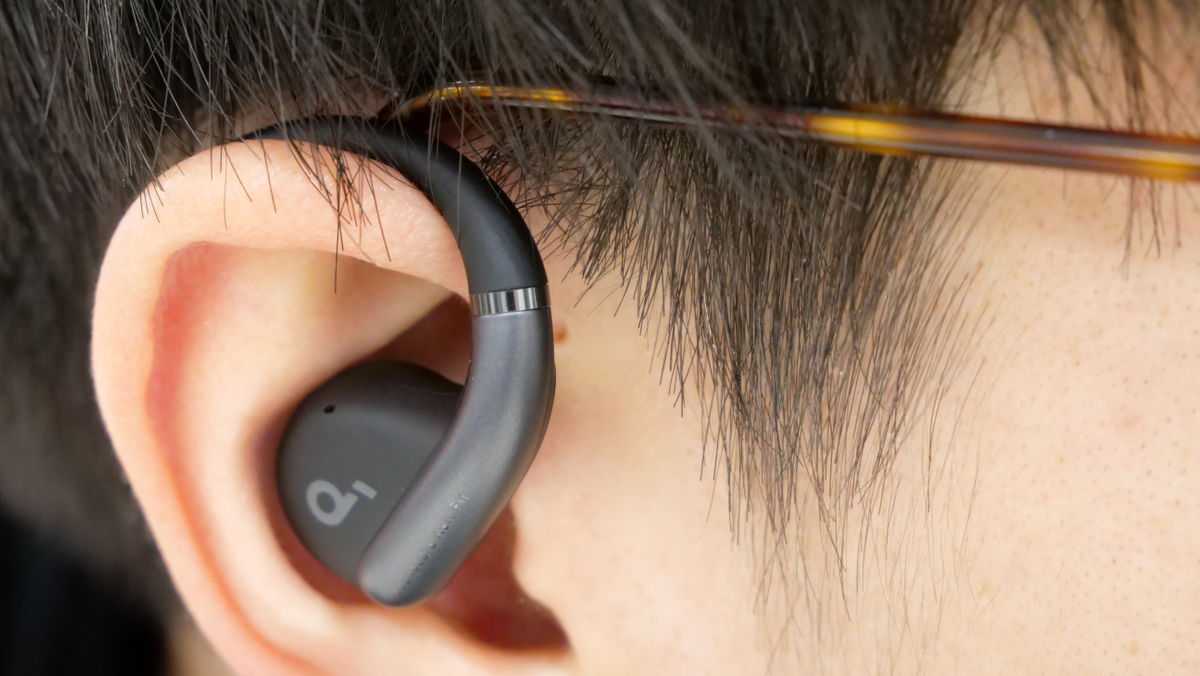 Review of Anker's completely wireless earphones 'Soundcore AeroFit
