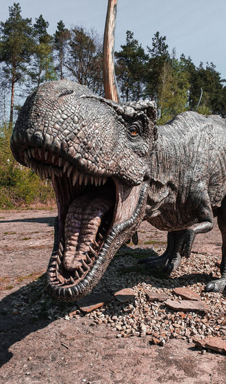 T. rex's big, bare teeth? They may be a myth, study says - The