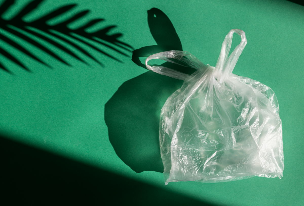 What is the reason why the weight of discarded plastic bags has increased  dramatically as a result of introducing the ``Law Prohibiting Single-Use  Plastic Bags''? - GIGAZINE