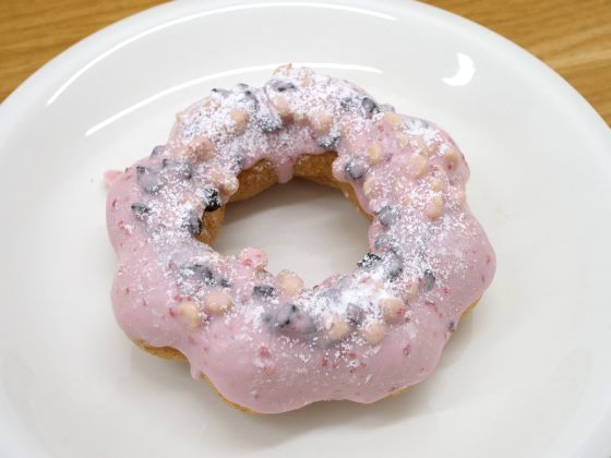Appearance of 'Pon de Strawberry Black Thunder'