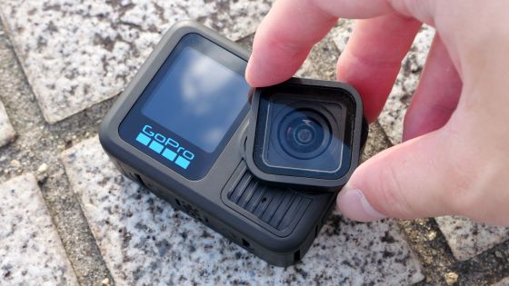 GoPro HERO13 Blackのレンズを取り外す