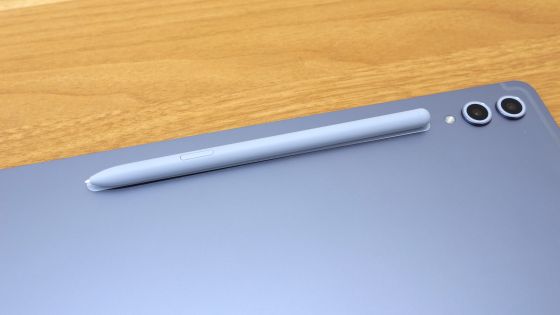 Attaching the S Pen to the Galaxy Tab S10+