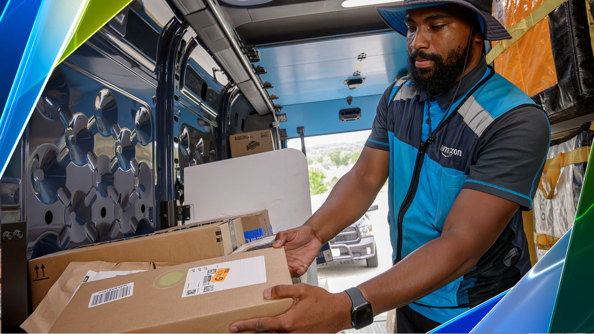 Amazon配送員が配送車の荷台から素早く荷物を見つけるためのAIツール「Vision-Assisted Package  Retrieval」が2025年初頭までに1000台のバンに導入へ - GIGAZINE