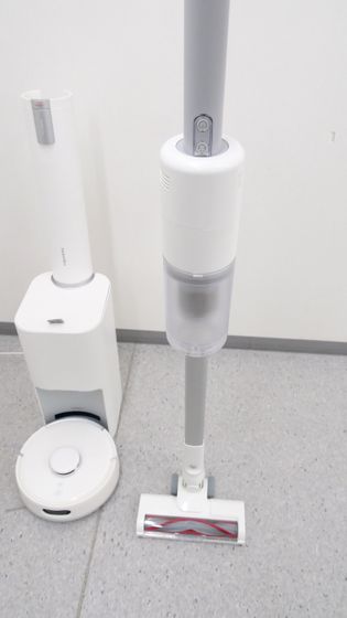 ロボット掃除機とコードレス掃除機の二刀流で床から天井まで余す ロボット掃除機とコードレス掃除機の二刀流で床から天井まで余す