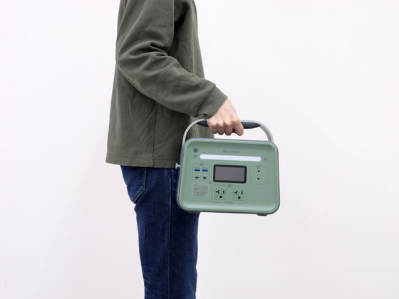 突然の停電でもUPS対応でOK＆給電状態も即チェック可能なのに低