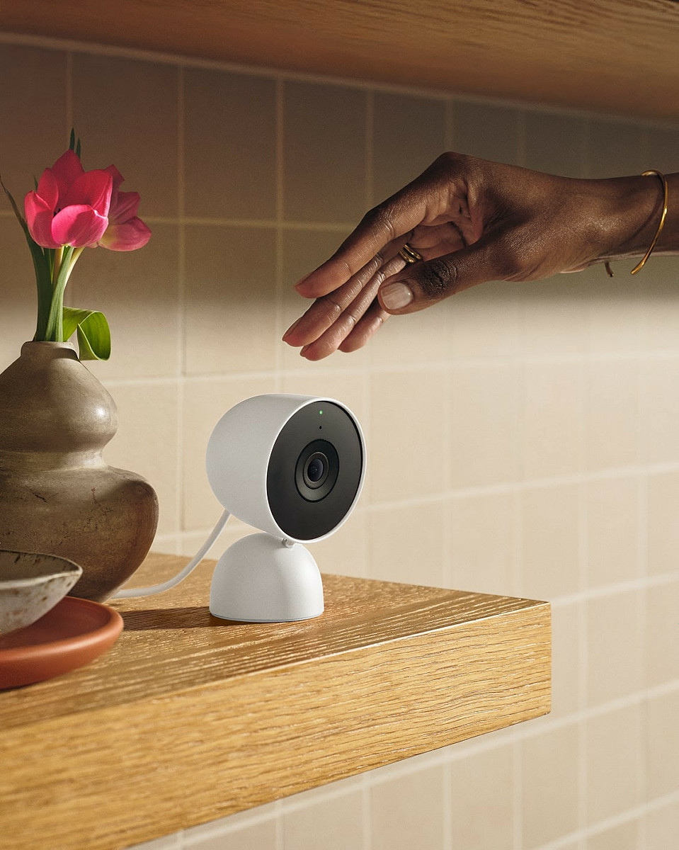 Google - GoogleNestCam防犯カメラ屋内用 第2世代nest cam グーグルの監視カメラGoogle Nest Camレビュー。屋内用