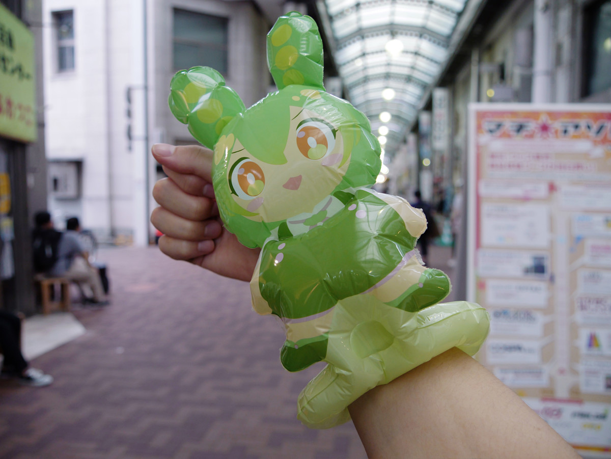 ずんだもん＆邪神ちゃんのプロデューサーがあれこれ語ってグッズを配り